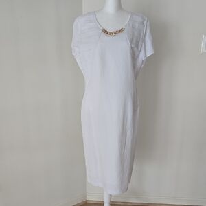 Minimalist White Midi Dress with Gold Chain Accent